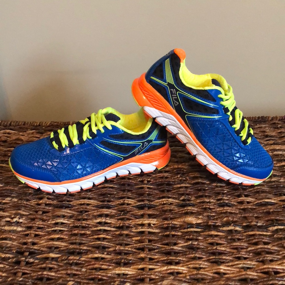 NEW Fila Boy’s Sneakers Size 5